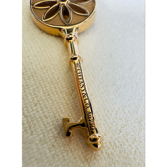 Tiffany & Co. 18k Rose Gold Daisy Key with a Diamond, Pendant 1.5" - Picture 3 of 8